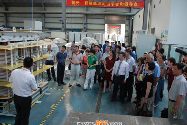 国首席代表Hamid L.Sharif一行考察智光电气_