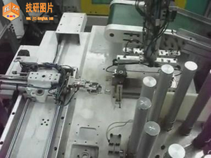 深圳福永专业开发自动金属件埋入注塑自动化