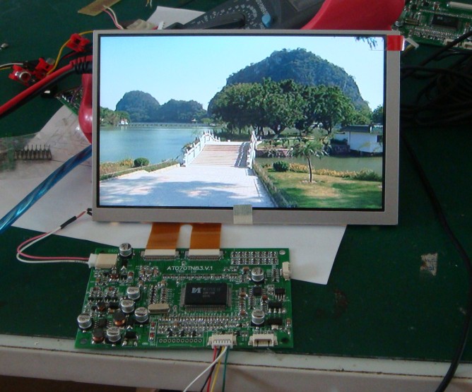 厂家直销高清7寸液晶屏及AV、VGA驱动板