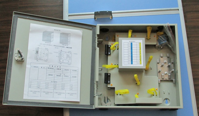 	光纤分路箱、12芯插片式光纤分路箱